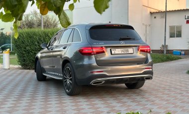 استئجار مرسيدس GLC 300 في دبي