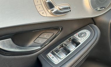 استئجار مرسيدس GLC 300 في دبي