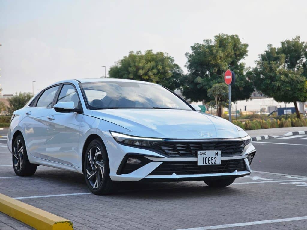 Weekly Car Rental in Dubai — 7-Day Rates With No Deposit